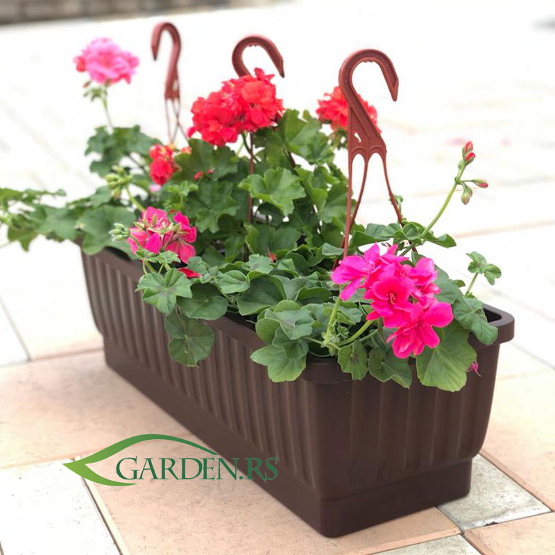 Kvalitetna žardinjera sa drenažom manja